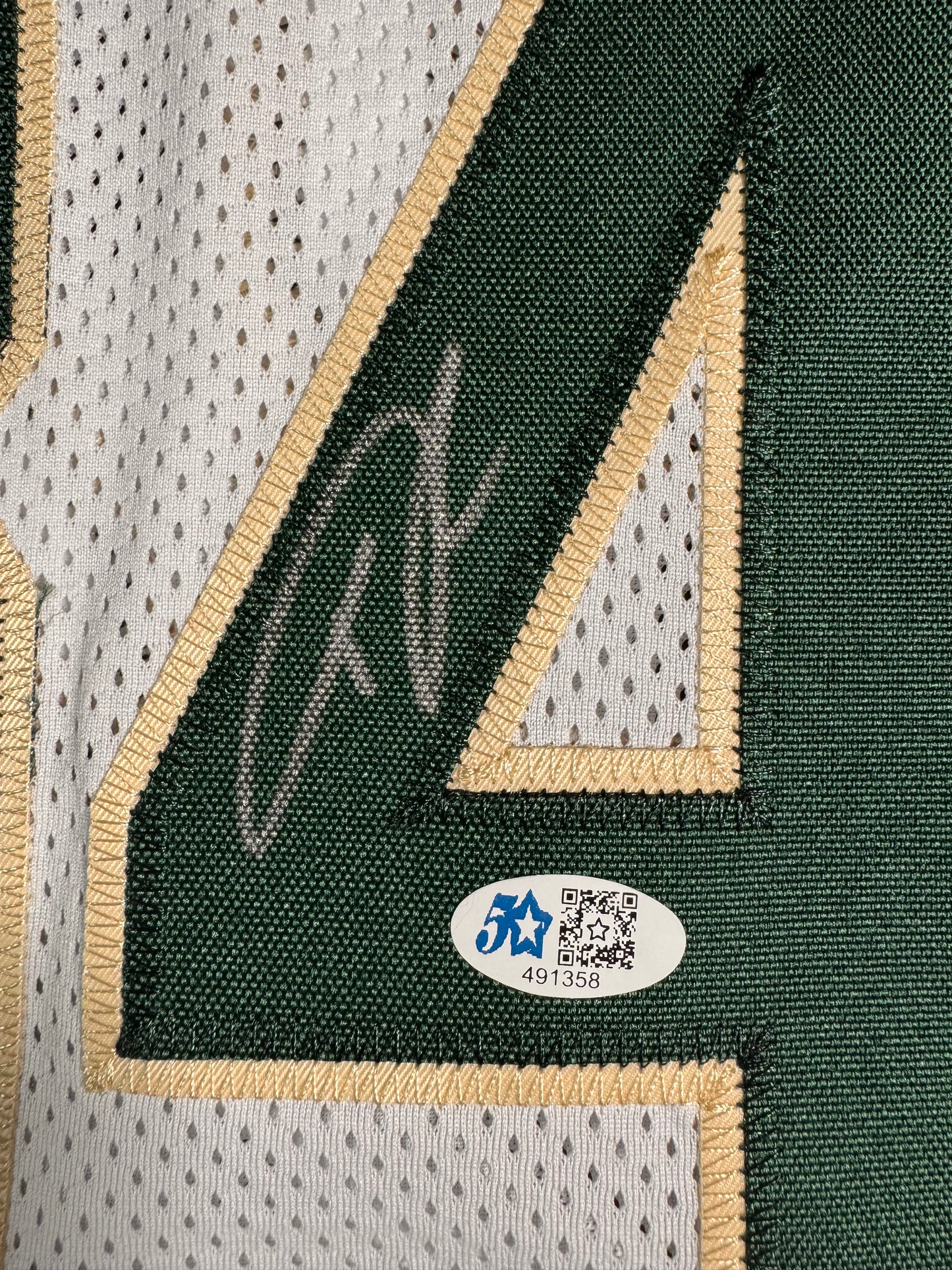 Giannis Antetokunmpo Milwaukee Bucks Signed Jersey