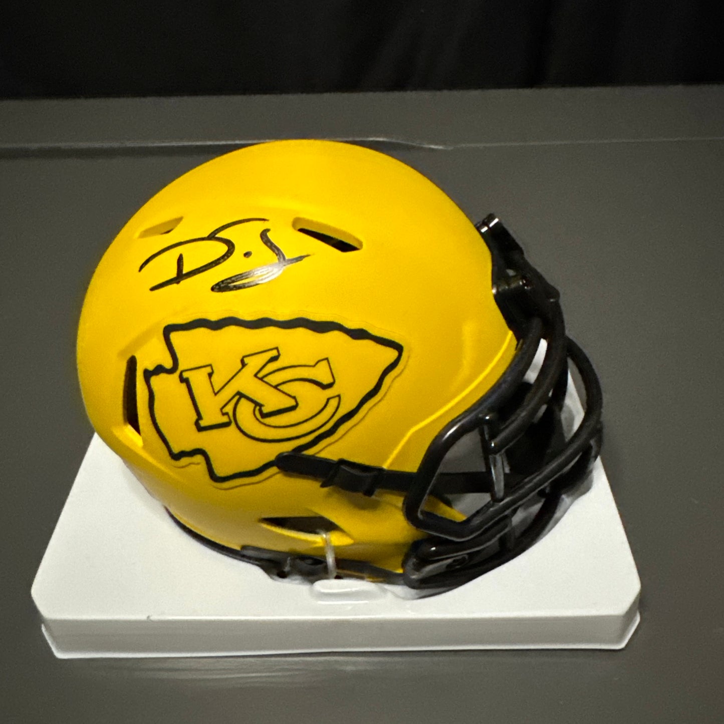 Dwayne Bowe Kansas City Chiefs Signed Mini Helmet