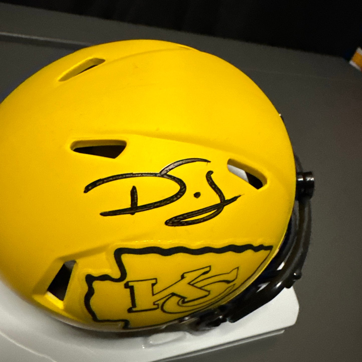 Dwayne Bowe Kansas City Chiefs Signed Mini Helmet