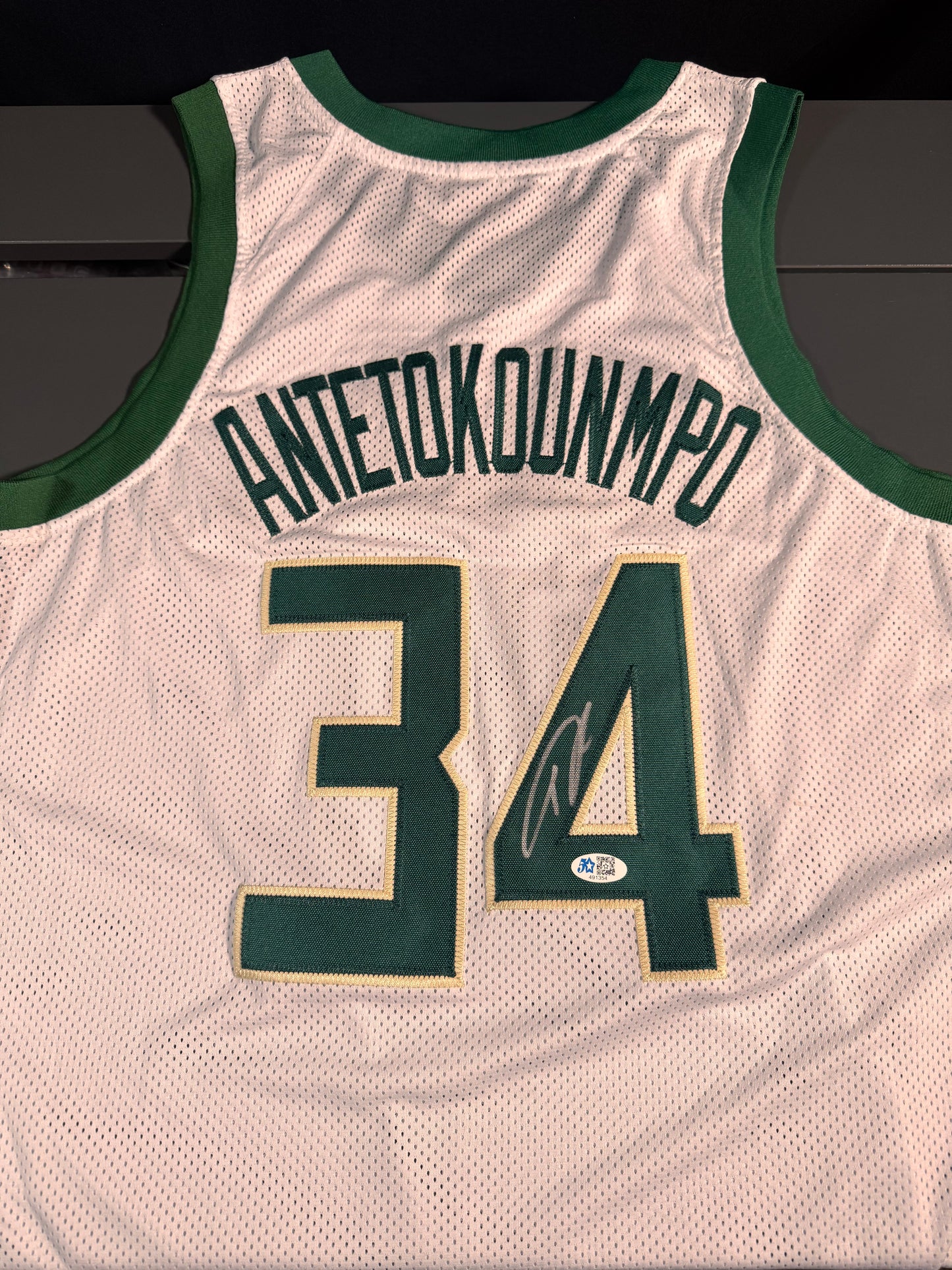 Giannis Antetokunmpo Milwaukee Bucks Signed Jersey
